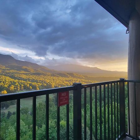 ガトリンバーグStairway To Heaven, Breathtaking Mtn Views Indoor Pool & Hot Tubアパートメント エクステリア 写真